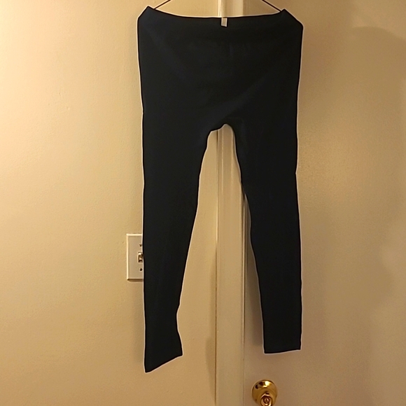 Like new navy blue fleece lined leggings - Picture 2 of 2